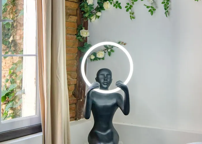 Luxueux Et Fleuri à Toulouse, Capitole Toulouse