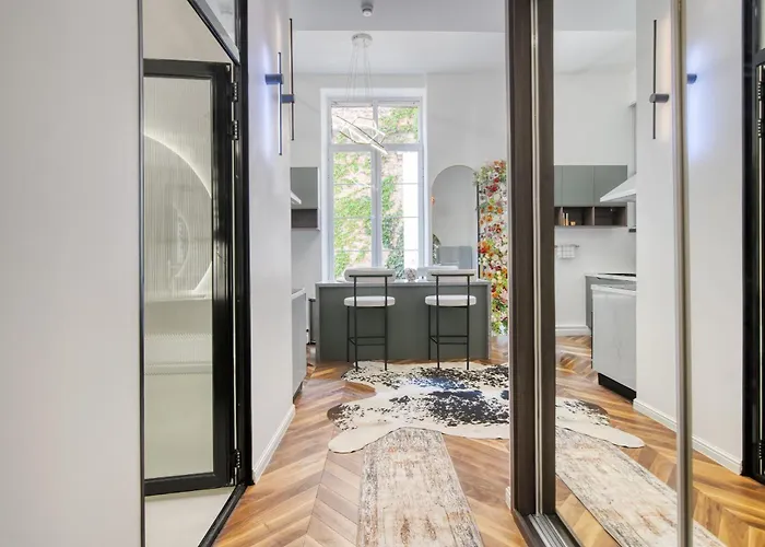 Luxueux Et Fleuri à Toulouse, Capitole *