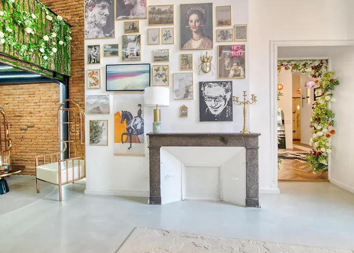 Appartement Luxueux Et Fleuri à Toulouse, Capitole